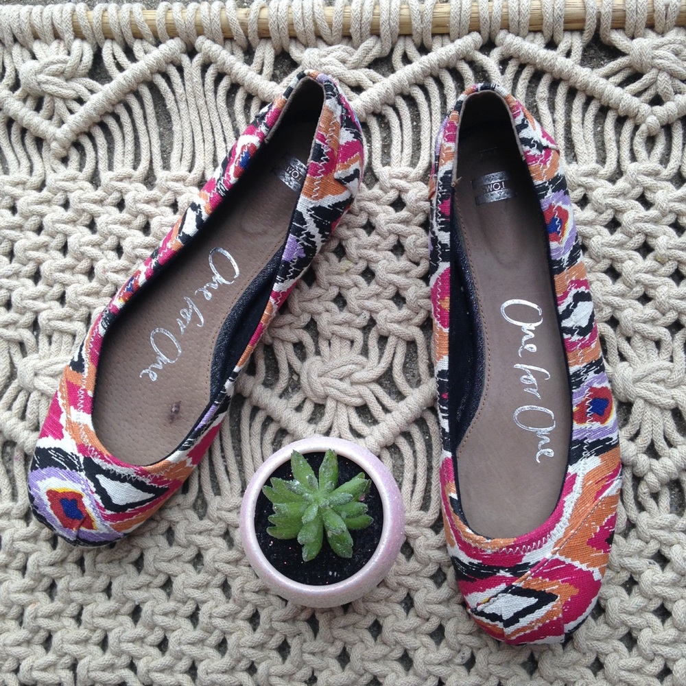 Toms Multi-Color Pattern Ballet Flats Size 7 - image 2